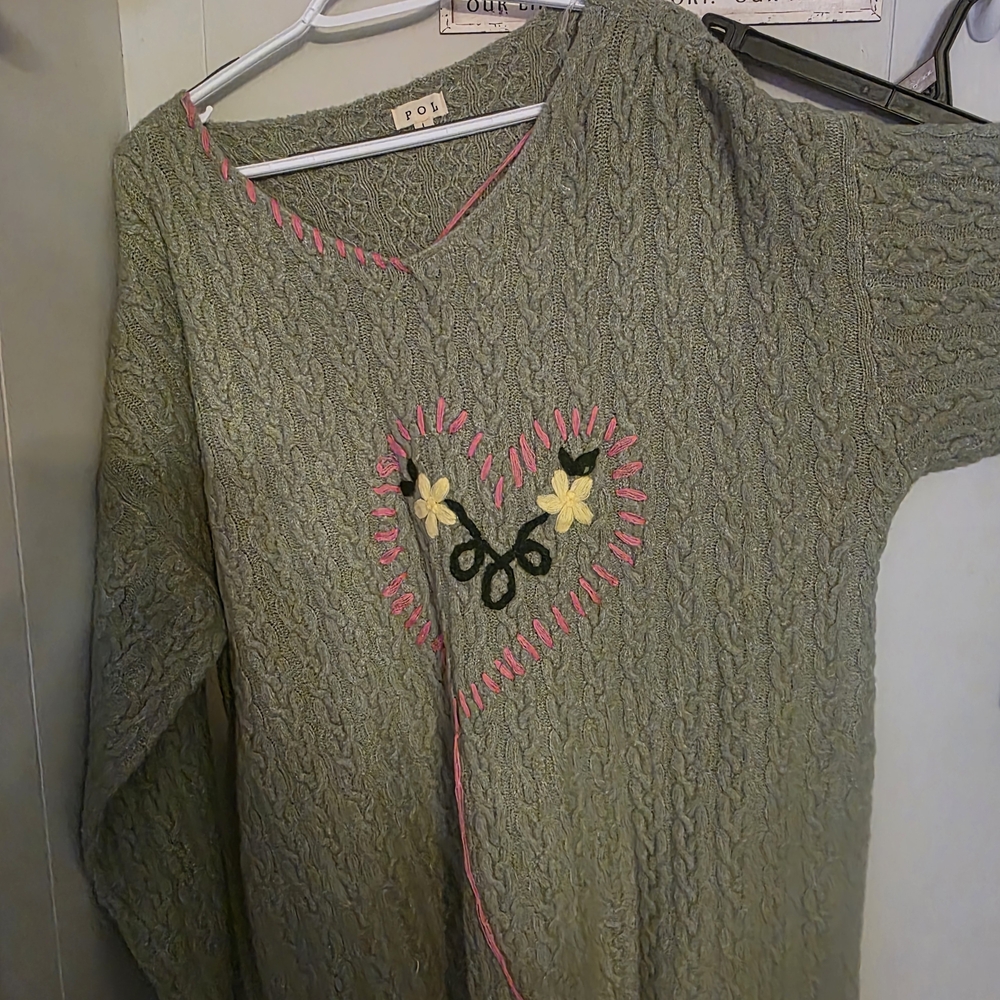 POL Olive Green Cable-Knit V-Neck Sweater with Pink Trim & Yellow Floral Heart